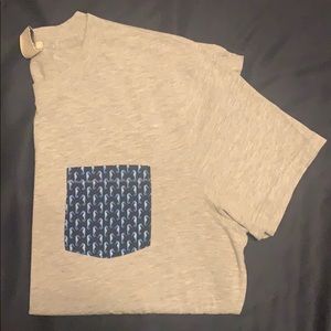 Abercrombie gray tee with pocket seahorse print